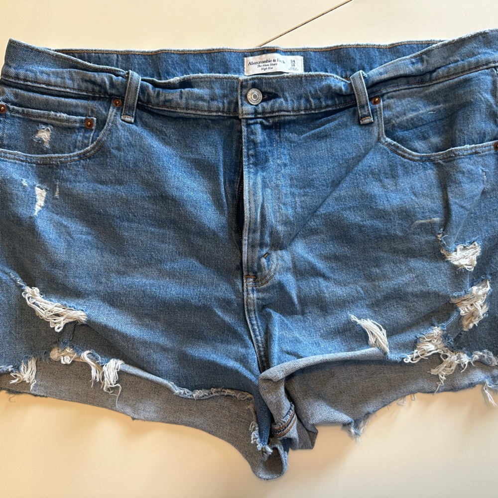 Abercrombie size 34 mom short